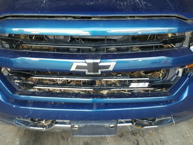 1GCVKREC8HZ305907 - 2017 CHEVROLET SILVERADO BLUE photo 9