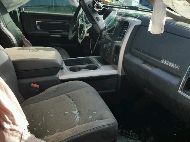 3C63R3EL3GG367057 - 2016 RAM 3500 LARAM RED photo 5