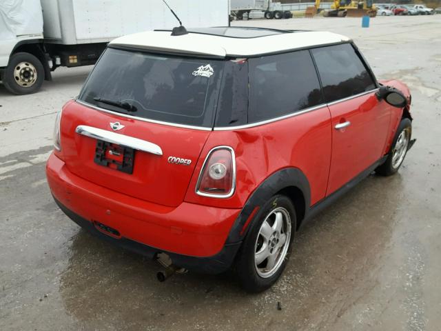 WMWMF33588TU67327 - 2008 MINI COOPER RED photo 4