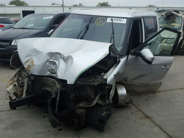 KNDJT2A67D7484305 - 2013 KIA SOUL + SILVER photo 2