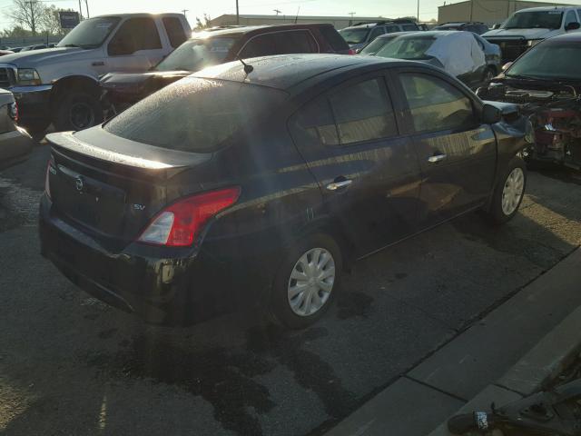 3N1CN7AP1HL854015 - 2017 NISSAN VERSA S BLACK photo 4