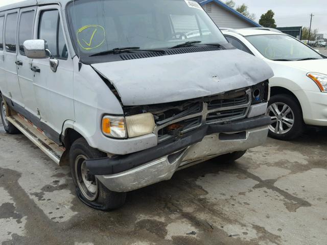 2B5WB35Z1VK537472 - 1997 DODGE RAM WAGON WHITE photo 9