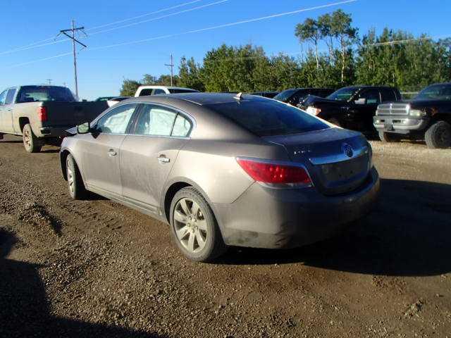 1G4GK5GG0AF115779 - 2010 BUICK ALLURE/LAC GOLD photo 3