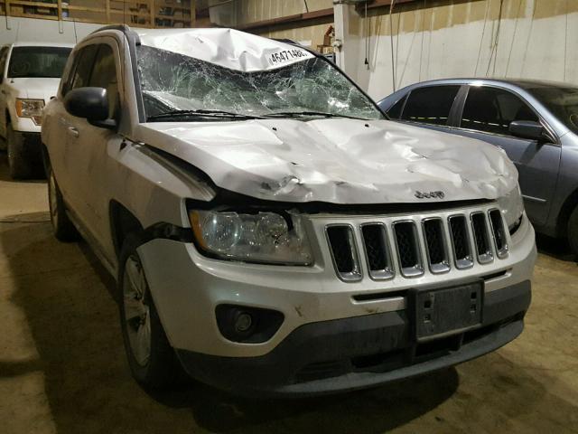 1J4NF1FB7BD210538 - 2011 JEEP COMPASS SP 银色 照片 1