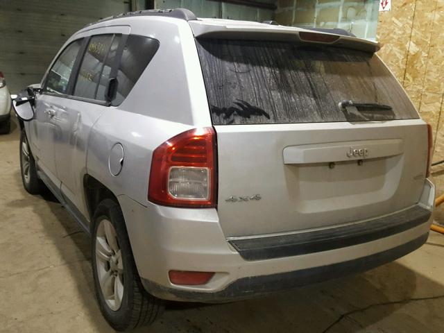 1J4NF1FB7BD210538 - 2011 JEEP COMPASS SP 银色 照片 3
