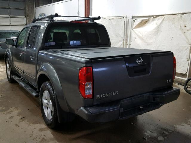 1N6AD07U75C450748 - 2005 NISSAN FRONTIER C GRAY photo 3