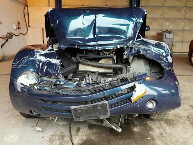 1GCES14H55B119938 - 2005 CHEVROLET SSR BLUE photo 9