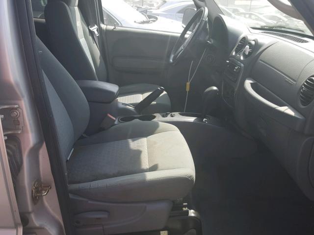 1J4GK38K45W652098 - 2005 JEEP LIBERTY RE GRAY photo 5