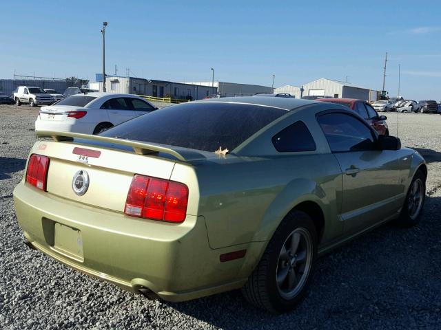 1ZVHT82H065219061 - 2006 FORD MUSTANG GT GREEN photo 4