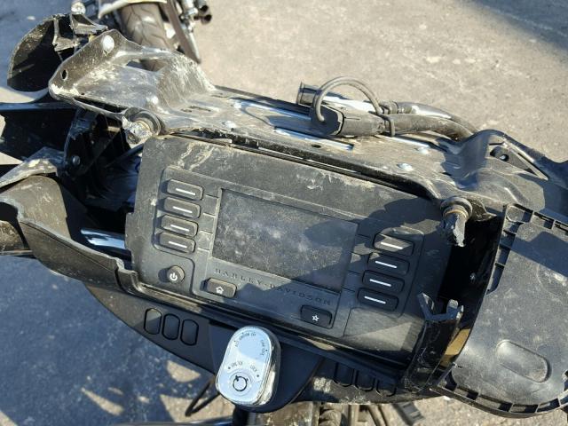 1HD1KBC12HB634648 - 2017 HARLEY-DAVIDSON FLHX STREE BLACK photo 8