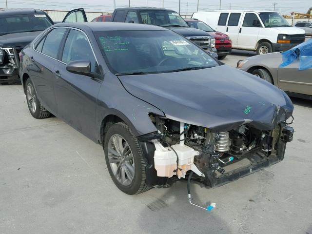 4T1BF1FK0HU758555 - 2017 TOYOTA CAMRY LE გრაფიტი ფოტო 1