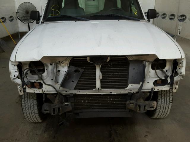 1FTYR10D84TA08210 - 2004 FORD RANGER WHITE photo 9