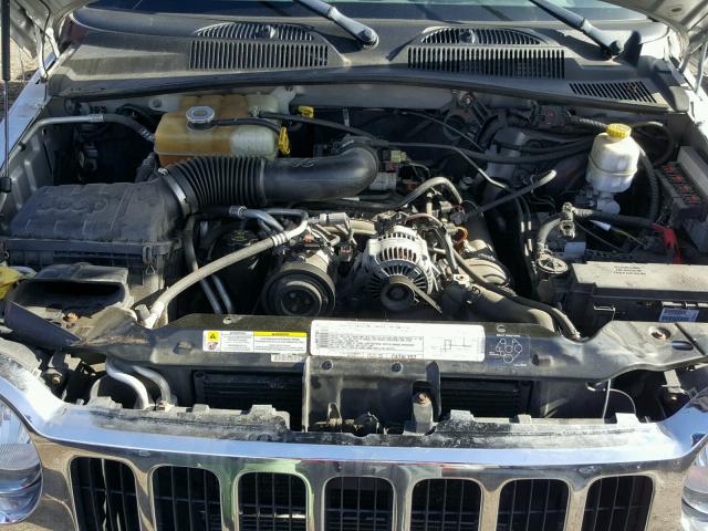 1J4GL58K06W256664 - 2006 JEEP LIBERTY LI SILVER photo 7