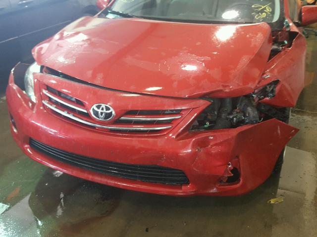 5YFBU4EE9DP075610 - 2013 TOYOTA COROLLA BA RED photo 9