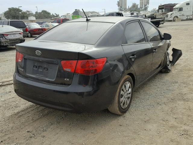 KNAFU4A25D5736718 - 2013 KIA FORTE EX BLACK photo 4