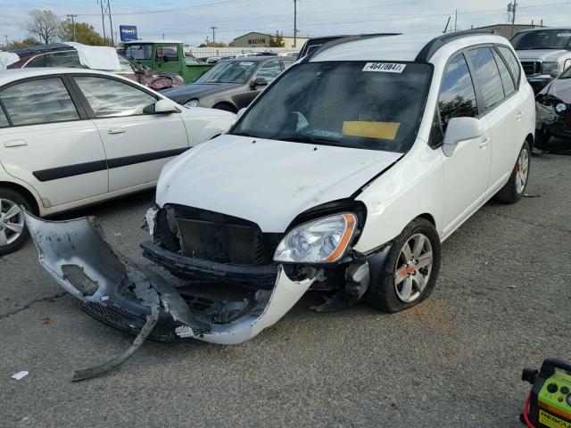 KNAFG526287149613 - 2008 KIA RONDO LX WHITE photo 2