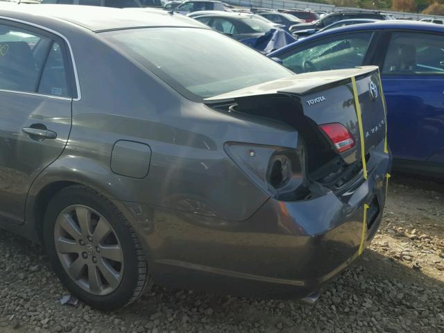 4T1BK36B95U014889 - 2005 TOYOTA AVALON GRAY photo 9