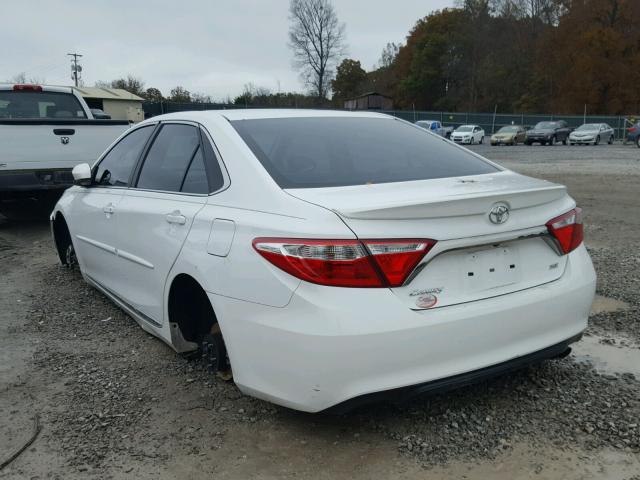 4T1BF1FK0HU675515 - 2017 TOYOTA CAMRY LE WHITE photo 3