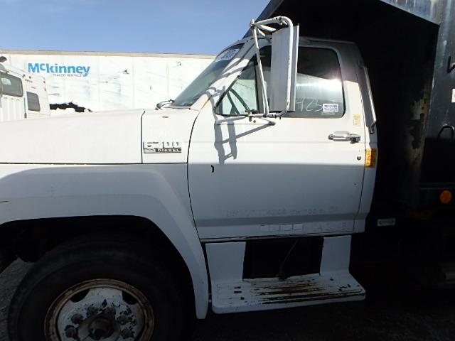 1FDNK74P2LVA22830 - 1990 FORD F700 F WHITE photo 9