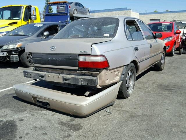 1NXBA02EXTZ479020 - 1996 TOYOTA COROLLA GOLD photo 4