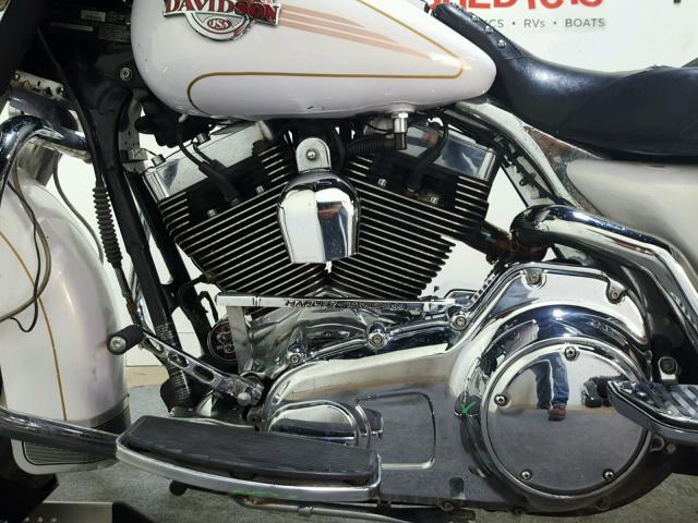 1HD1FC4177Y646170 - 2007 HARLEY-DAVIDSON FLHTCUI Ақ фото 12