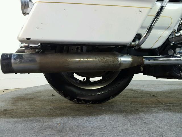 1HD1FC4177Y646170 - 2007 HARLEY-DAVIDSON FLHTCUI Ақ фото 18