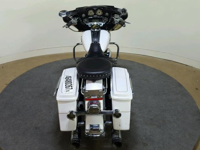 1HD1FC4177Y646170 - 2007 HARLEY-DAVIDSON FLHTCUI Ақ фото 9