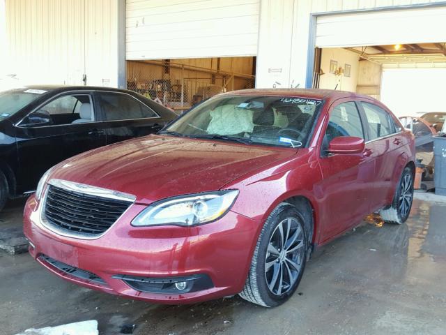 1C3BC8FG2BN600449 - 2011 CHRYSLER 200 S RED photo 2