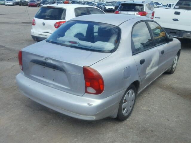 KLATA526X1B625365 - 2001 DAEWOO LANOS S 银色 照片 4