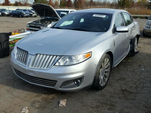 1LNHL9ER6CG806082 - 2012 LINCOLN MKS SILVER photo 2