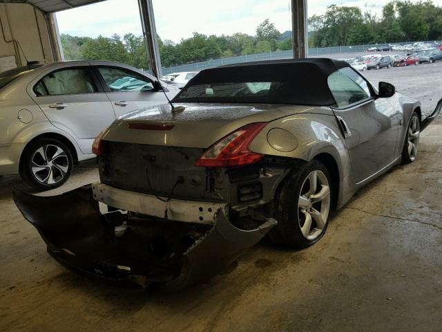 JN1AZ4FH1AM304711 - 2010 NISSAN 370Z GRAY photo 4