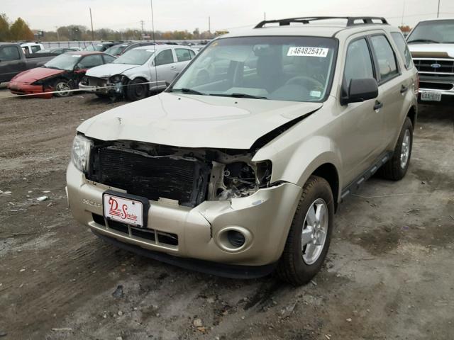 1FMCU9C77AKC72710 - 2010 FORD ESCAPE XLS GOLD photo 2