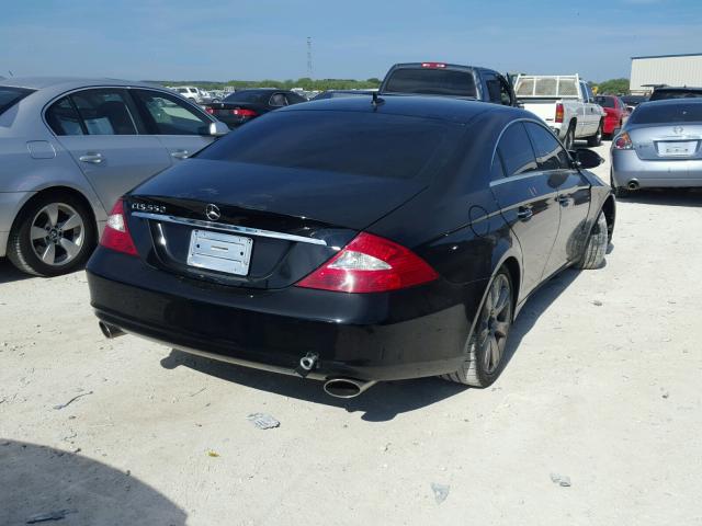 WDDDJ72X28A137129 - 2008 MERCEDES-BENZ CLS 550 BLACK photo 4