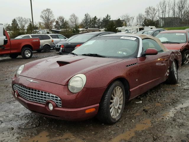 1FAHP60A94Y106700 - 2004 FORD THUNDERBIR MAROON photo 2