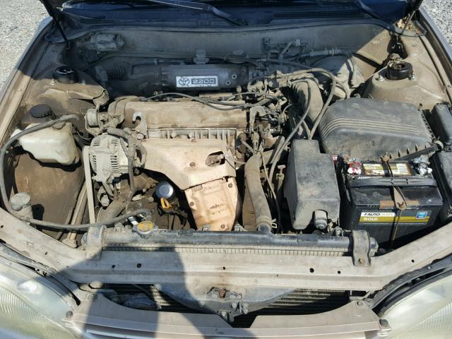 4T1BG12K7TU773629 - 1996 TOYOTA CAMRY DX GOLD photo 7