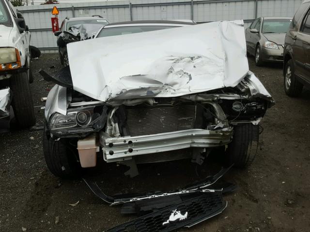 1ZVBP8EM0E5245564 - 2014 FORD MUSTANG SILVER photo 9