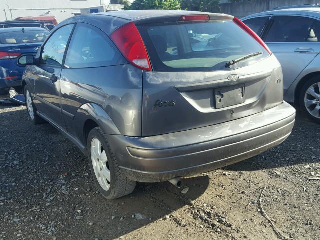 3FAFP31382R114451 - 2002 FORD FOCUS ZX3 GRAY photo 3