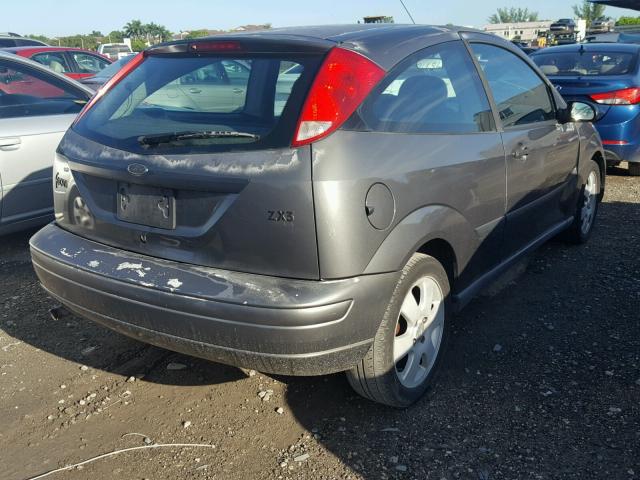 3FAFP31382R114451 - 2002 FORD FOCUS ZX3 GRAY photo 4