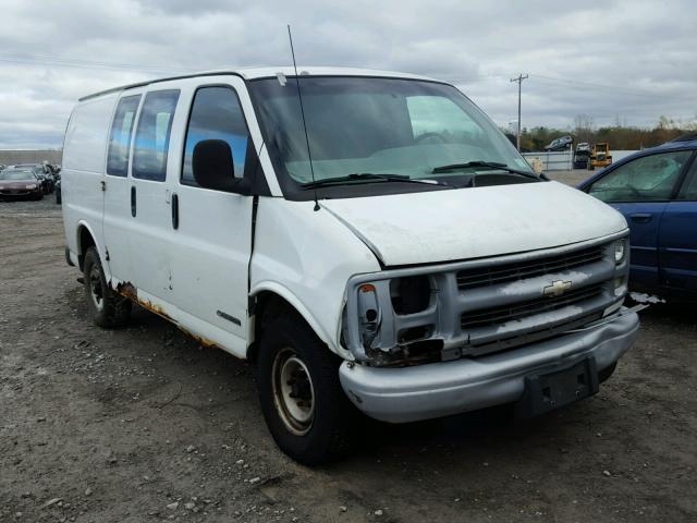 1GCHG35R711141666 - 2001 CHEVROLET EXPRESS G3 WHITE photo 1