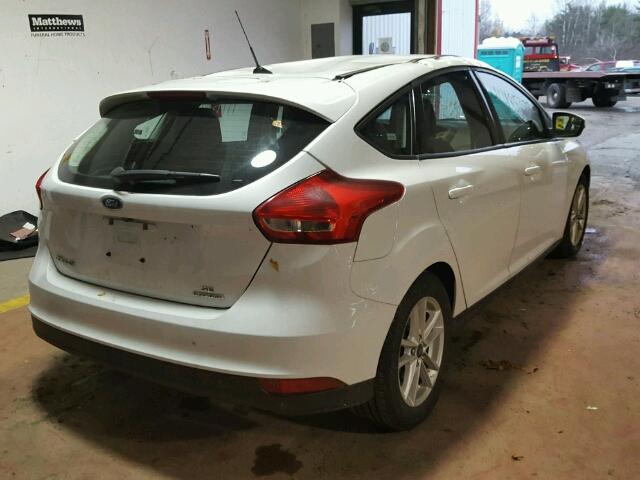 1FADP3K28GL338550 - 2016 FORD FOCUS SE WHITE photo 4