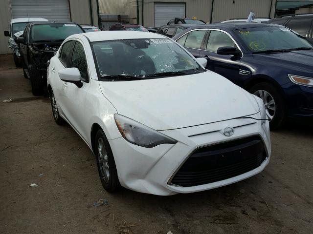 3MYDLBZV5GY102690 - 2016 TOYOTA SCION IA WHITE photo 1