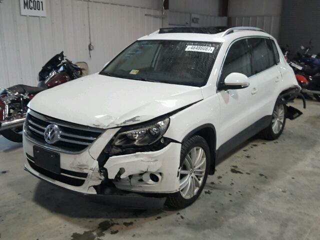 WVGBV7AX2AW536117 - 2010 VOLKSWAGEN TIGUAN SE WHITE photo 2