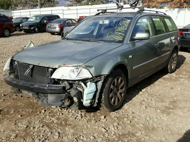 WVWVD63B82E401733 - 2002 VOLKSWAGEN PASSAT GLS GREEN photo 2