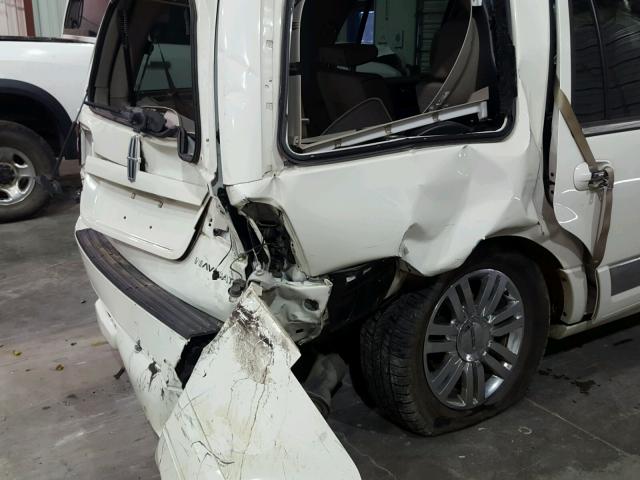5LMFU27568LJ12607 - 2008 LINCOLN NAVIGATOR 白色 照片 9