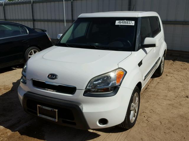 KNDJT2A28A7702714 - 2010 KIA SOUL + WHITE photo 2