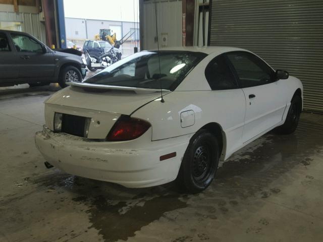 3G2JB12F55S211320 - 2005 PONTIAC SUNFIRE WHITE photo 4