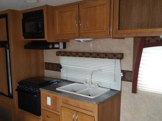 1UJBJ0BM1A1JY0087 - 2010 JAYCO JAFEATHER WHITE photo 7