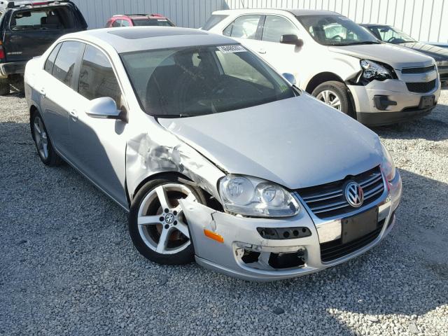 3VWRL7AJ2AM156180 - 2010 VOLKSWAGEN JETTA TDI SILVER photo 1