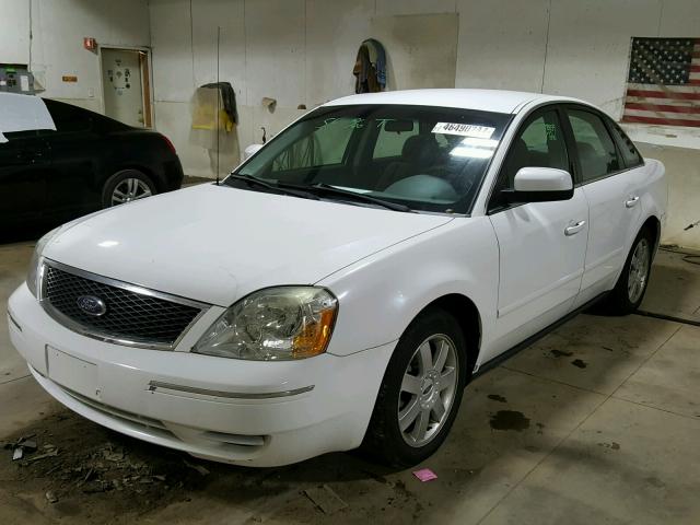 1FAFP23126G116375 - 2006 FORD FIVE HUNDR WHITE photo 2