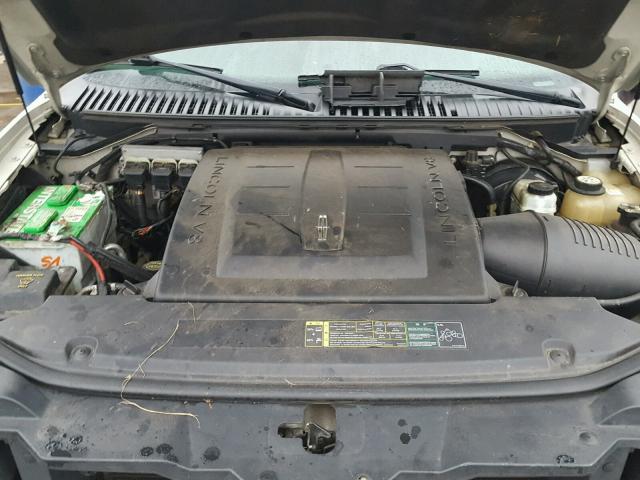 5LMFU27525LJ17167 - 2005 LINCOLN NAVIGATOR თეთრი ფოტო 7